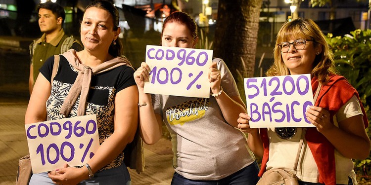 EN PROTESTA. La semana pasada hubo marchas, asambleas y 48 horas de paro en escuelas misioneras, con alta adhesión en secundarias.