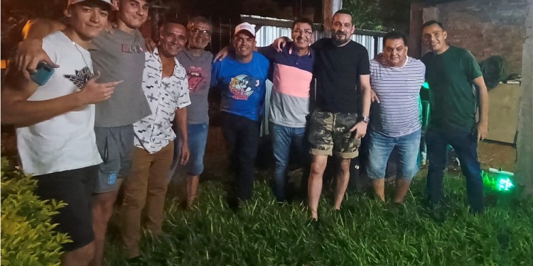 REUNIDOS. En su día, los Djs obereños se juntaron para compartir música y recordar los bellos momentos vividos.