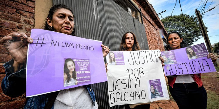 RECLAMO CLARO Y CONTUNDENTE. La madre y hermanas de Jésica mantienen vivo su pedido de esclarecimiento del femicidio. / Gentileza M. Otaño