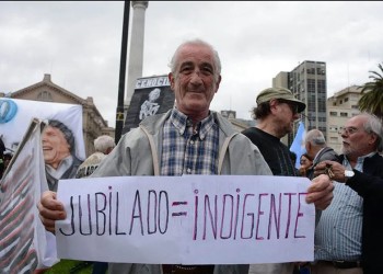 Jubilaciones: los bonos que otorga el Gobierno disimulan el deterioro del poder adquisitivo