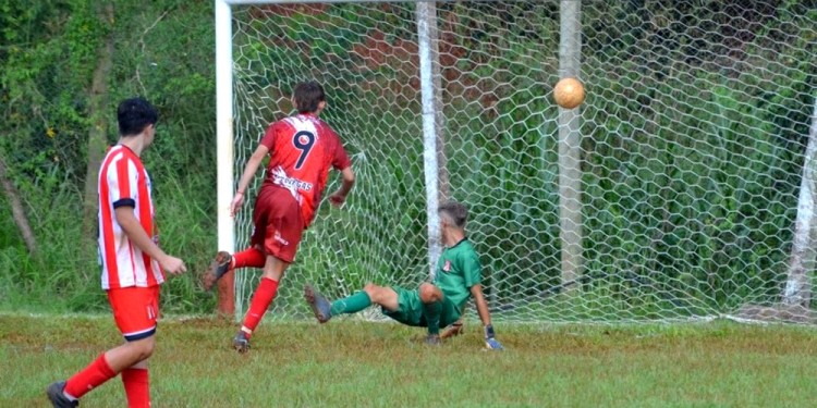 ACCIÓN. La actividad en Oberá iniciará hoy con la disputa de dos juegos.