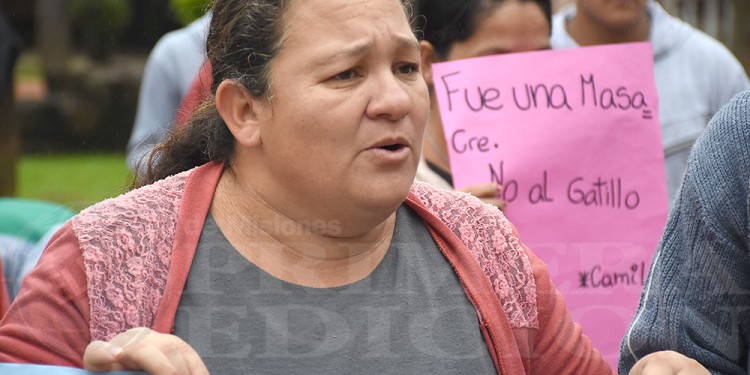 A LA PLATA. Blanca viajó a buscar justicia con todo lo que pudo ahorrar vendiendo milanesas y cuidando adultos mayores.