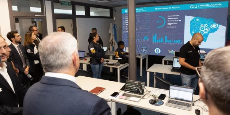 MONITOREO. Funcionarios judiciales argentinos y de la embajada de EEUU.