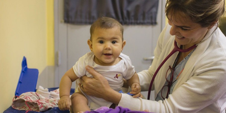MUJERES. Son mayoría entre los graduados universitarios. Entre los residentes, la proporción es siete cada diez.