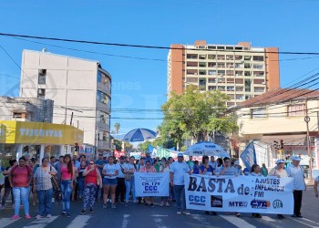 Estatales se movilizaron por el centro de Posadas