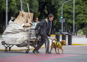La canasta básica aumentó más que la inflación y se agravaría la pobreza