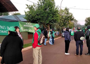Protesta de municipales en Puerto Libertad