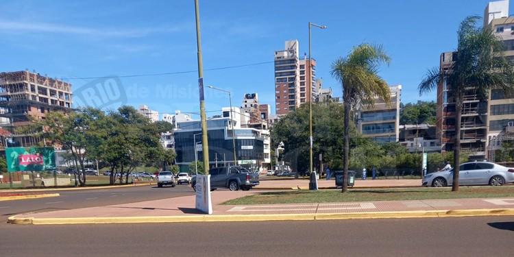 UNA VEZ MÁS. Los vecinos quieren una solución definitiva a los malos olores que generan las cloacas de la zona.