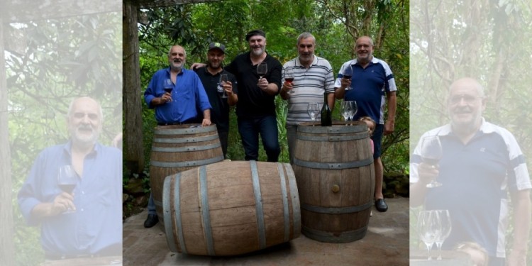 ESFUERZO INDEPENDIENTE. Emprendedores de la tierra colorada ponen en alto la vitivinicultura de la tierra colorada.