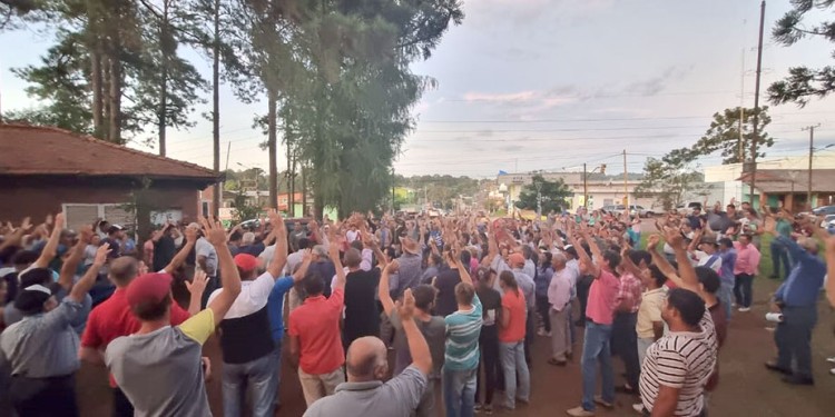 ADVERTENCIA. Si la industria insiste con pagar a 180 días, los productores suspenderán la cosecha y se movilizarán.