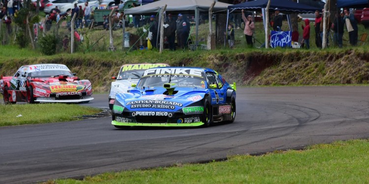 EXPECTATIVA. El público obereño ya se prepara para disfrutar del show.