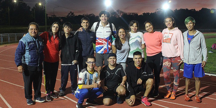 HAY EQUIPO. Los chicos se preparan ahora para viajar a Resistencia.