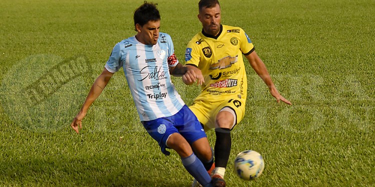 VUELVEN A VERSE. Crucero y Gimnasia igualaron 0-0 en la primera ronda.