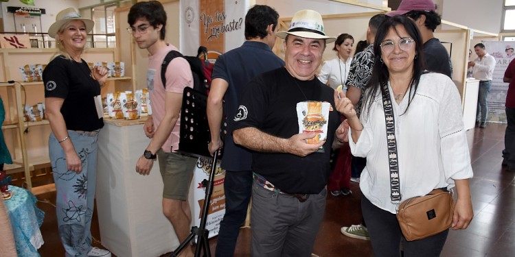 EN LA EXPO TÉ. El público visitante no se quiso perder la degustación.