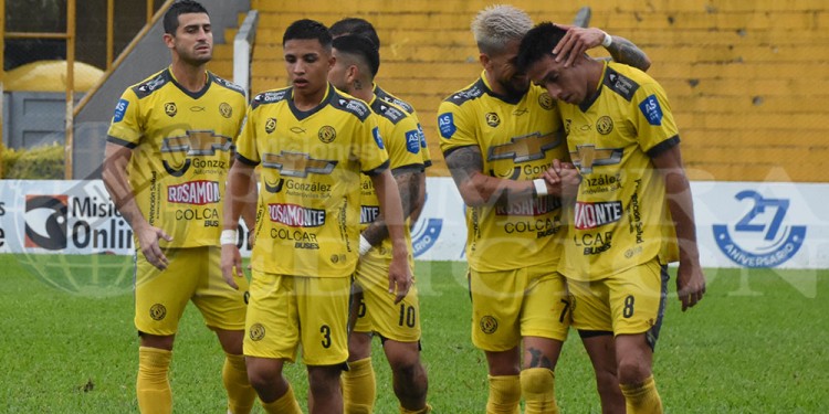 CONFIADOS. Crucero consiguió una necesaria victoria la pasada semana y ahora va por más ante Boca Unidos.