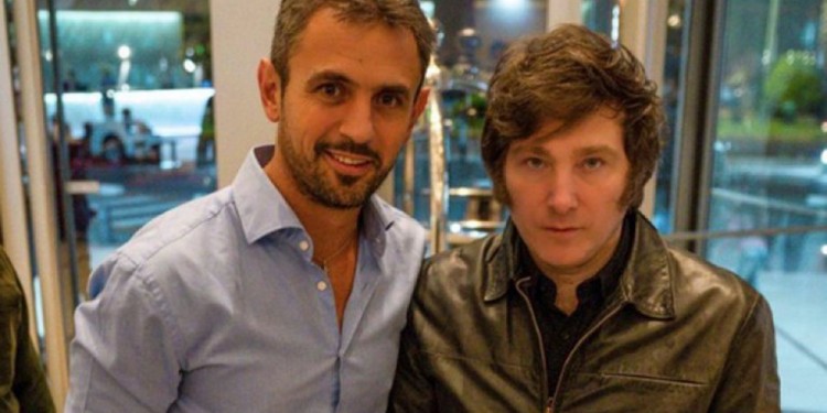 Martín Menem junto a Javier Milei