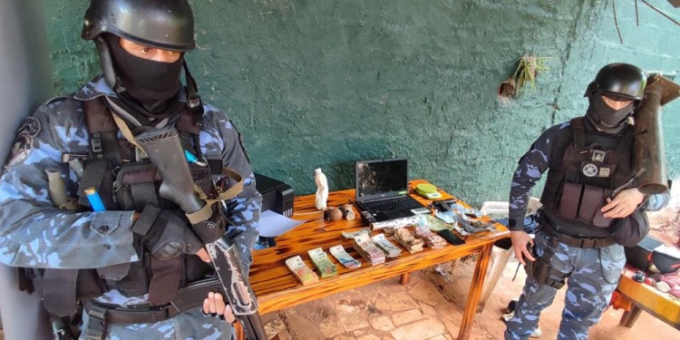 OPERATIVO. La investigación comenzó con el robo a una cabaña y terminó con el desmantelo de un “narcokiosco”.