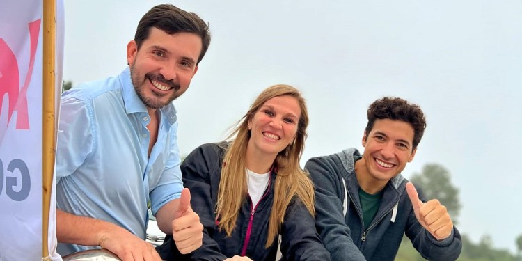 CARAVANA. Martín Arjol, Natalia Dörper y Pedro Puerta cerraron la campaña de Juntos por el Cambio.