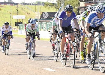 Se abren paso a la meta