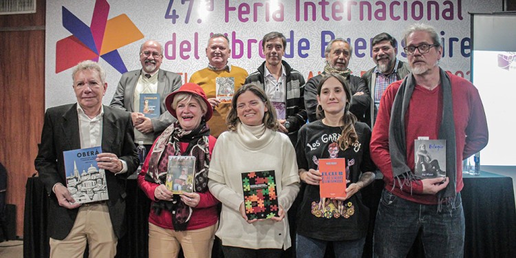 ENCUENTRO LITERARIO. Escritores misioneros presentaron sus obras en la Feria del Libro.