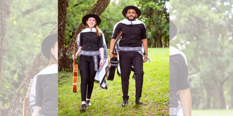 VELADA PEÑERA. El dúo Alto Vuelo y AMIDIF invitan el sábado 13 a las 21 a la “Peña de la Revolución” en el Itapúa.