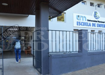 Suspendieron por 60 días al alumno de Enfermería que golpeó a un compañero con el termo