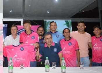 Galeano presentó incorporaciones