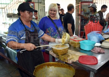El locro patrio dice “presente” en las mesas de los posadeños
