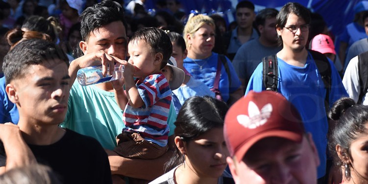 PANORAMA ALENTADOR. Un buen indicador de salud social es la reducción de su población joven sin aspiraciones.
