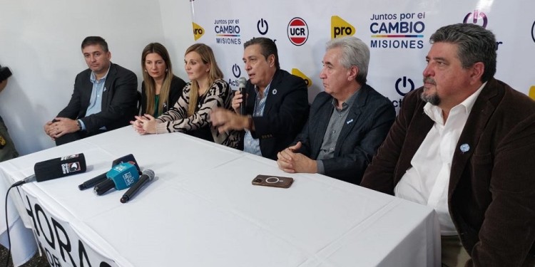 INAUGURACIÓN. Con  Alfredo Schiavoni a la cabeza, ayer se presentó el local “Horacio 2023” en Posadas.