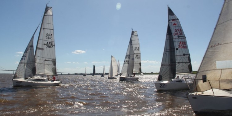 A NAVEGAR. La regata Corrientes-Empedrado volverá a reunir a los timoneles de la región en una prueba clásica./ Gentileza A. Ramírez