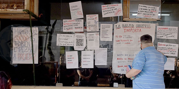 INTERVENCIÓN. Los alumnos de la UNaM reclamaron que existe un Gabinete con atención psicológica permanente para la asistencia de aquellos que puedan verse afectados por depresión u otras problemáticas sociales.