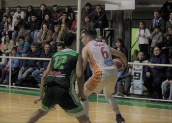 Tokio levantó en el final y se quedó con el primer juego ante Bancario