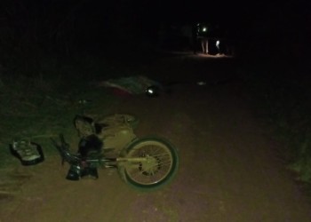 Motociclista murió tras chocar la soga de una vaca atada