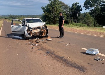 Automovilista resultó herido al chocar contra la parte trasera de un camión