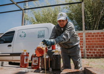 Reciclan el aceite usado para producir insumos ecológicos