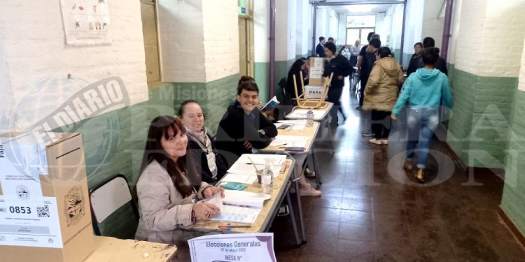 Las elecciones en Apóstoles comenzaron con una intensa lluvia