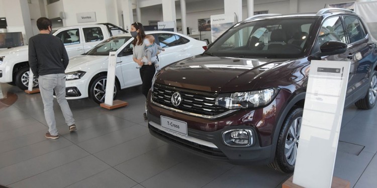 DIFICULTADES. Una de las grandes dificultades en el sector automotriz es la entrega de los vehículos por las res