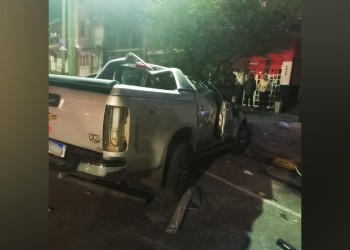 Choque frontal entre camioneta y auto deja un lesionado en Posadas
