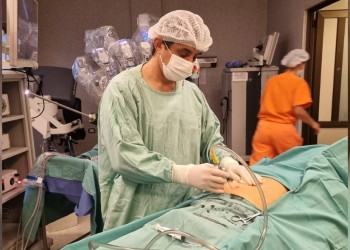 Con cirugía robótica se extrajo un tumor del duodeno a una paciente