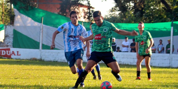 IGUALDAD. Timbó y Jardín América empataron y siguen en lo más alto. (Foto gentileza Dep. Jardín América).