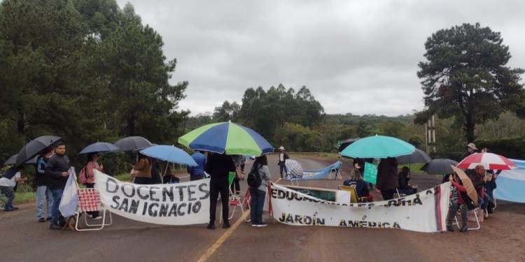 Docentes volverán a concentrarse en San Ignacio y posiblemente corte la ruta 12. (Foto de Archivo).