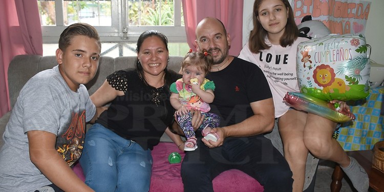FAMILIA UNIDA. Emmita estuvo siempre contenida por sus padres y sus hermanos, Máximo y Coti.