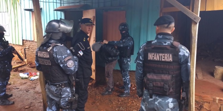 El sospechoso fue detenido en un inquilinato de la avenida Néstor Kirchner de San Vicente, en cercanías al lugar donde fue hallado el cuerpo de Daniel Radke.