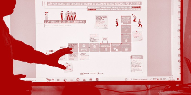 COMO UN JUEGO DE LA OCA. En foma didáctica, se explican las acciones básicas que deben seguirse ante un hecho de violencia escolar.