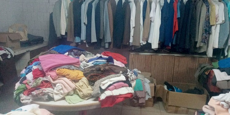 SOLIDARIDAD. El Hogar Santa Marta comenzó con la venta de ropas a buenos precios para toda la familia.