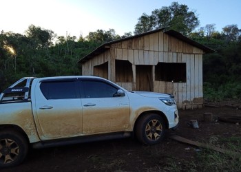 Intensa búsqueda del colono que habría matado a tiros a su hermano