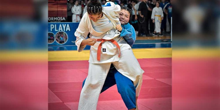 AL PISO. Jarumi Harada fue oro en Cadetes Novicio más de 70 kilogramos.