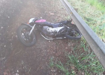 Una motociclista sufrió lesiones graves tras chocar en la “curva de la muerte”
