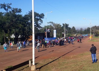 Manifestantes cortan la ruta 12 en Montecarlo